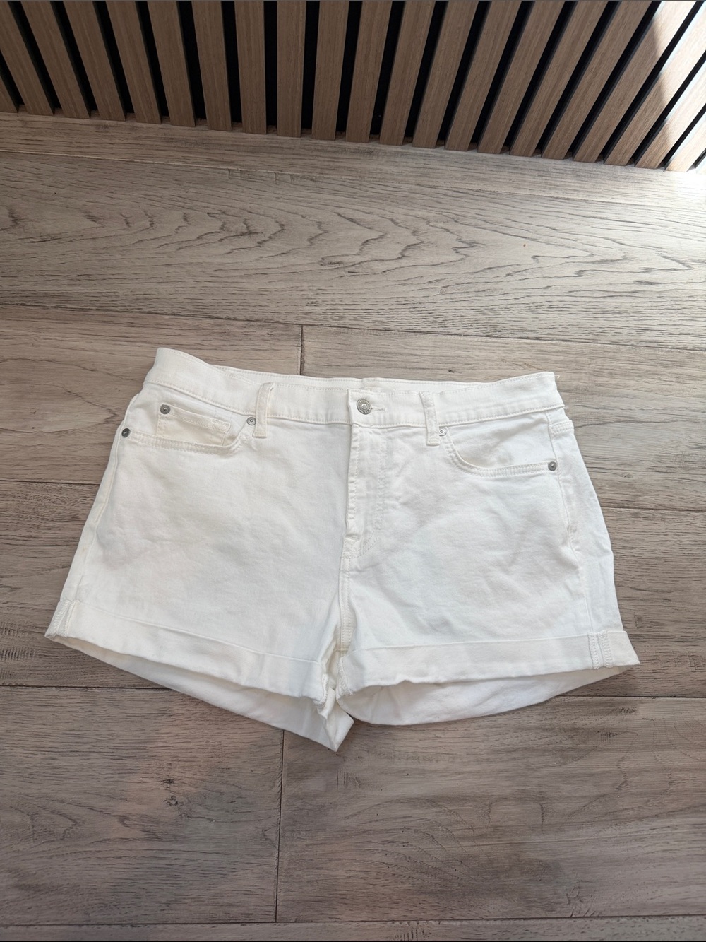 7 For All Mankind Classic White Denim Mid-rise Cuffed Shorts 31